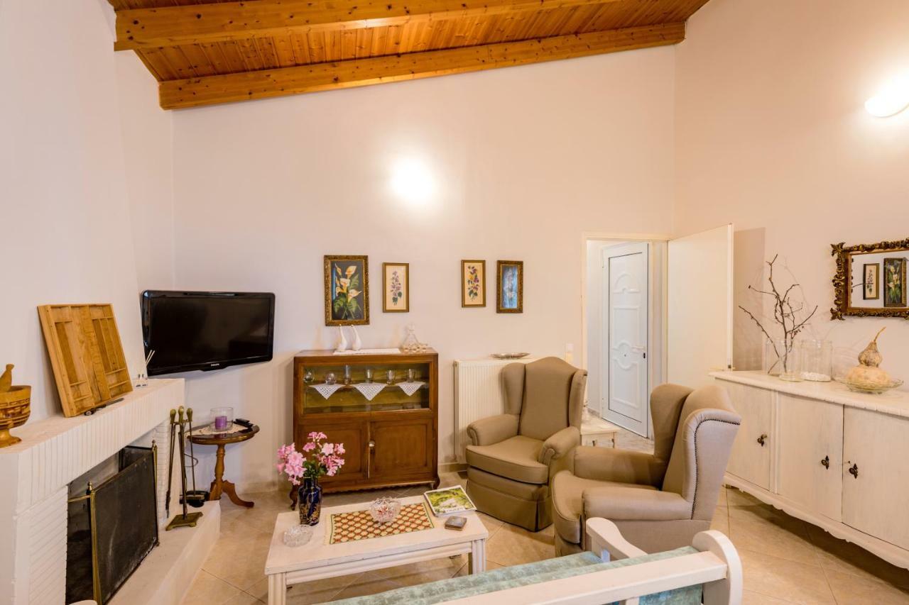 Villa Kiko, The Coastline House à Kato Achaia Extérieur photo